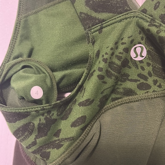 Lululemon Tank size 4 - Picture 6 of 6